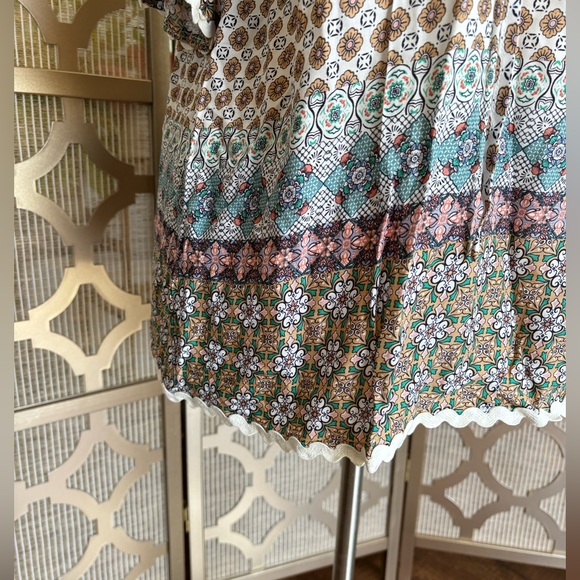 NWT | Suzanne Betro Taupe and Teal Geometric floral tie-neck loose fit tunic - Picture 3 of 9